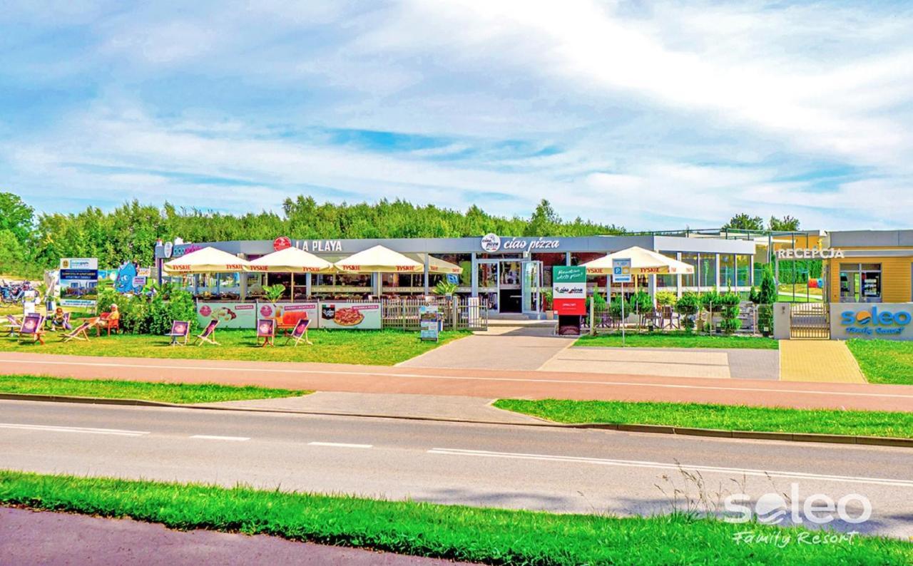 Soleo Family Resort - Domki 3 Min Od Morza - 3 Baseny, 4 Jacuzzi, Sauna, Animacje, Malpi Gaj, 3 Sale Zabaw, 4 Place Zabaw, 2 Restauracje Rewal Dış mekan fotoğraf